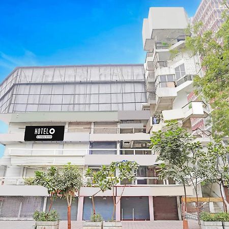 Super Hotel O Navrangpura Cg Road Formerly Hotel Yugraj アーメダバード エクステリア 写真