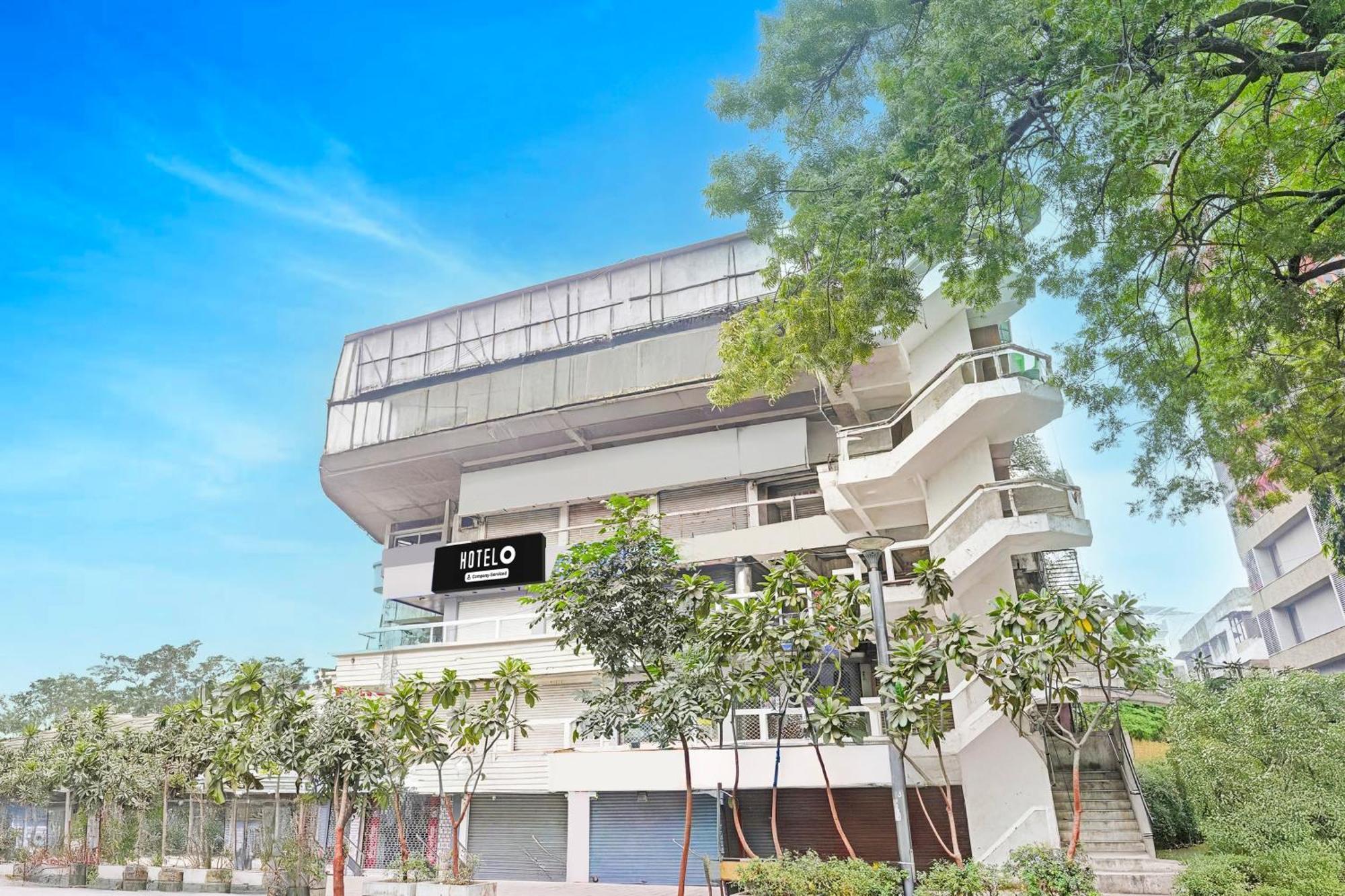 Super Hotel O Navrangpura Cg Road Formerly Hotel Yugraj アーメダバード エクステリア 写真