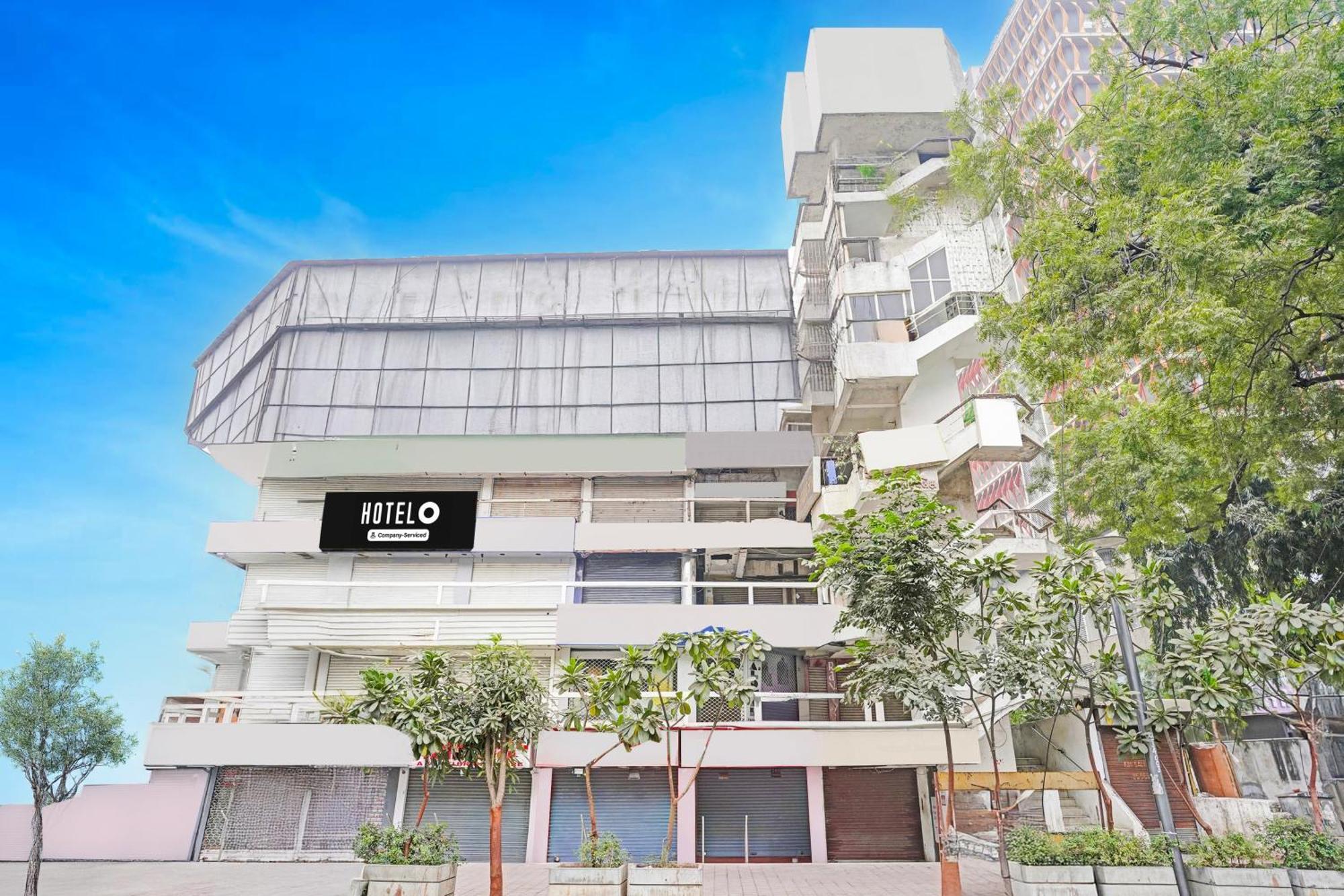Super Hotel O Navrangpura Cg Road Formerly Hotel Yugraj アーメダバード エクステリア 写真